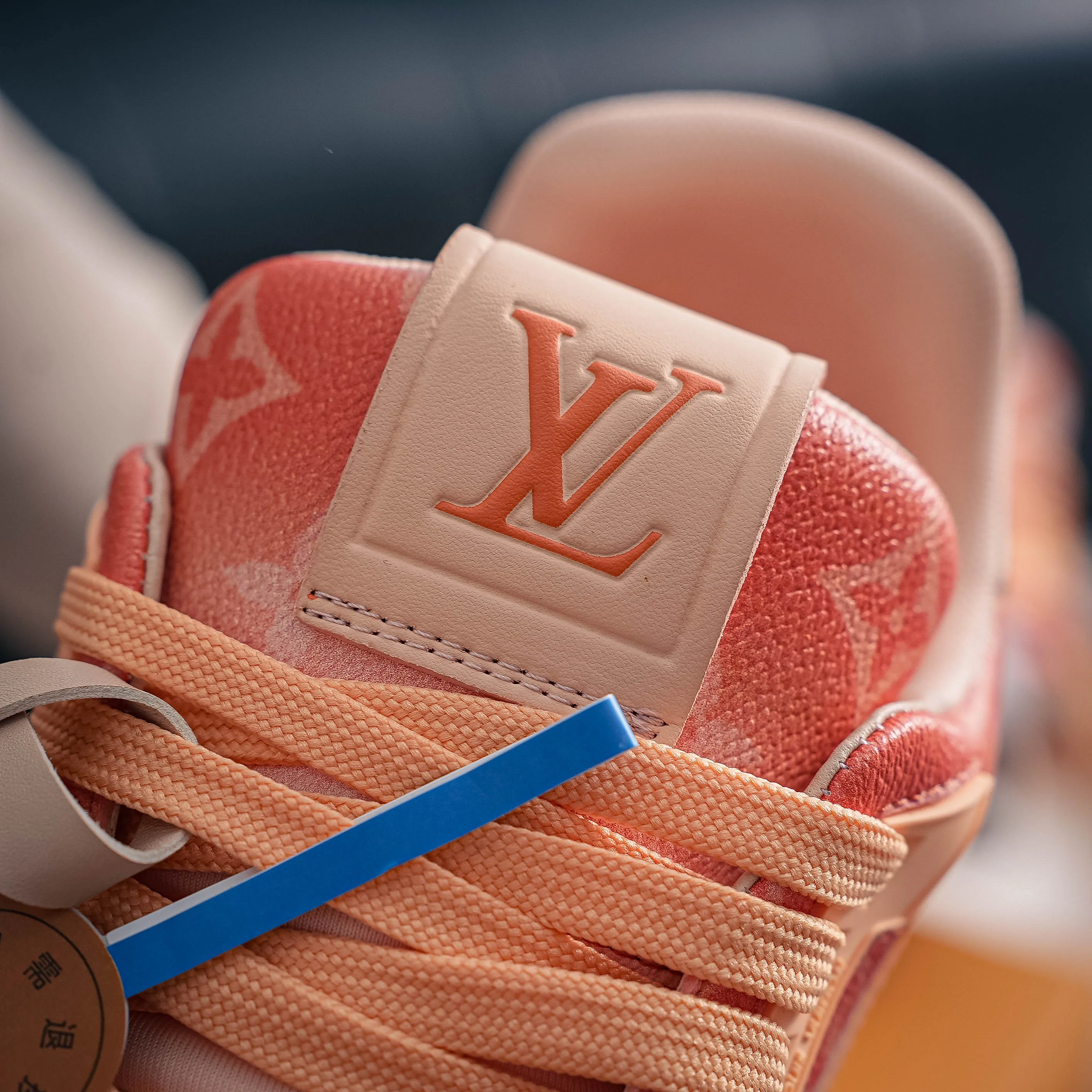 # LV- - trainer 2026 New Arrival 1：1 ！！ Shoes Cowhide Leather ， LOGO ， Breathable ， 。